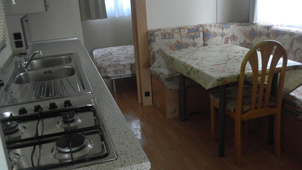 فندق Camping Daino بياتراموراتا المظهر الخارجي الصورة